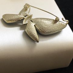  Cài Áo Con Bướm Vàng Pha Lê Xanh Bích (AI) 