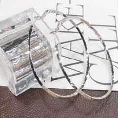  Bông Tai Khoen Tròn Bản To Màu Trắng 6cm Cá Tính (AV) 