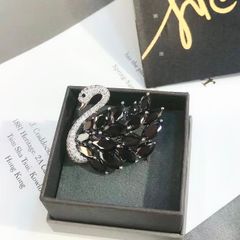  Cài Áo Con Thiên Nga Pha Lê Trắng Đen (AL) 