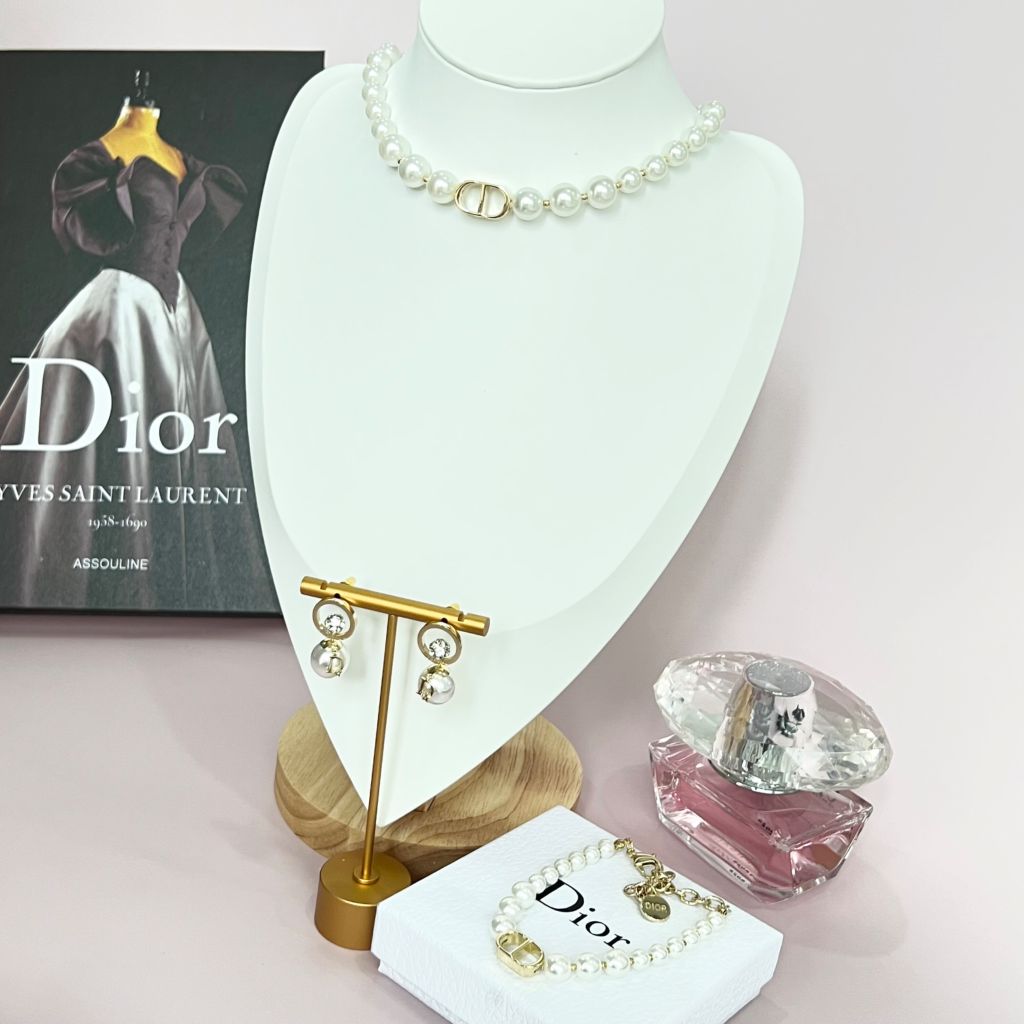  Bộ Trang Sức Dior Vàng - Vòng cổ Choker, Vòng Tay & Bông Tai Ngọc Trai, Pha Lê 6 Kiểu Đeo Quý Phái (AH) 
