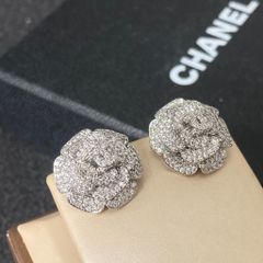  Bông Tai Chanel Hoa Trà Trắng Bản To Pha Lê (CA) 