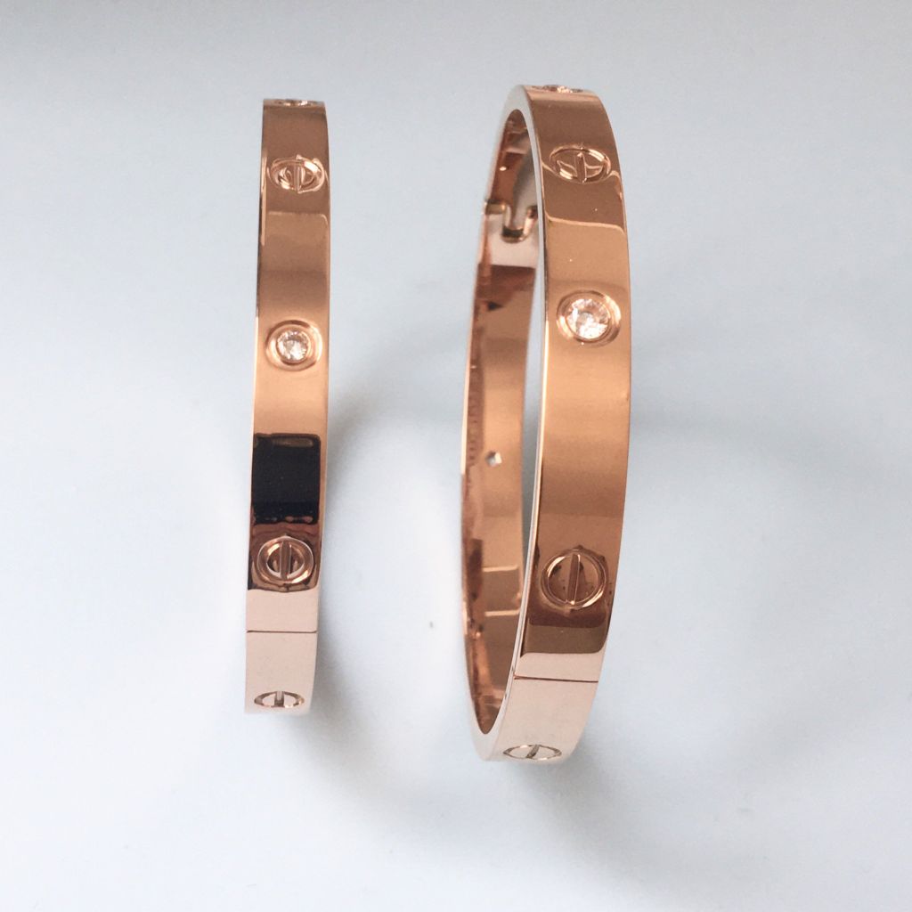  Vòng Tay Cặp Đôi Tình Yêu - Cartier Màu Vàng Hồng Titan Cao Cấp Pha Lê (AA) 