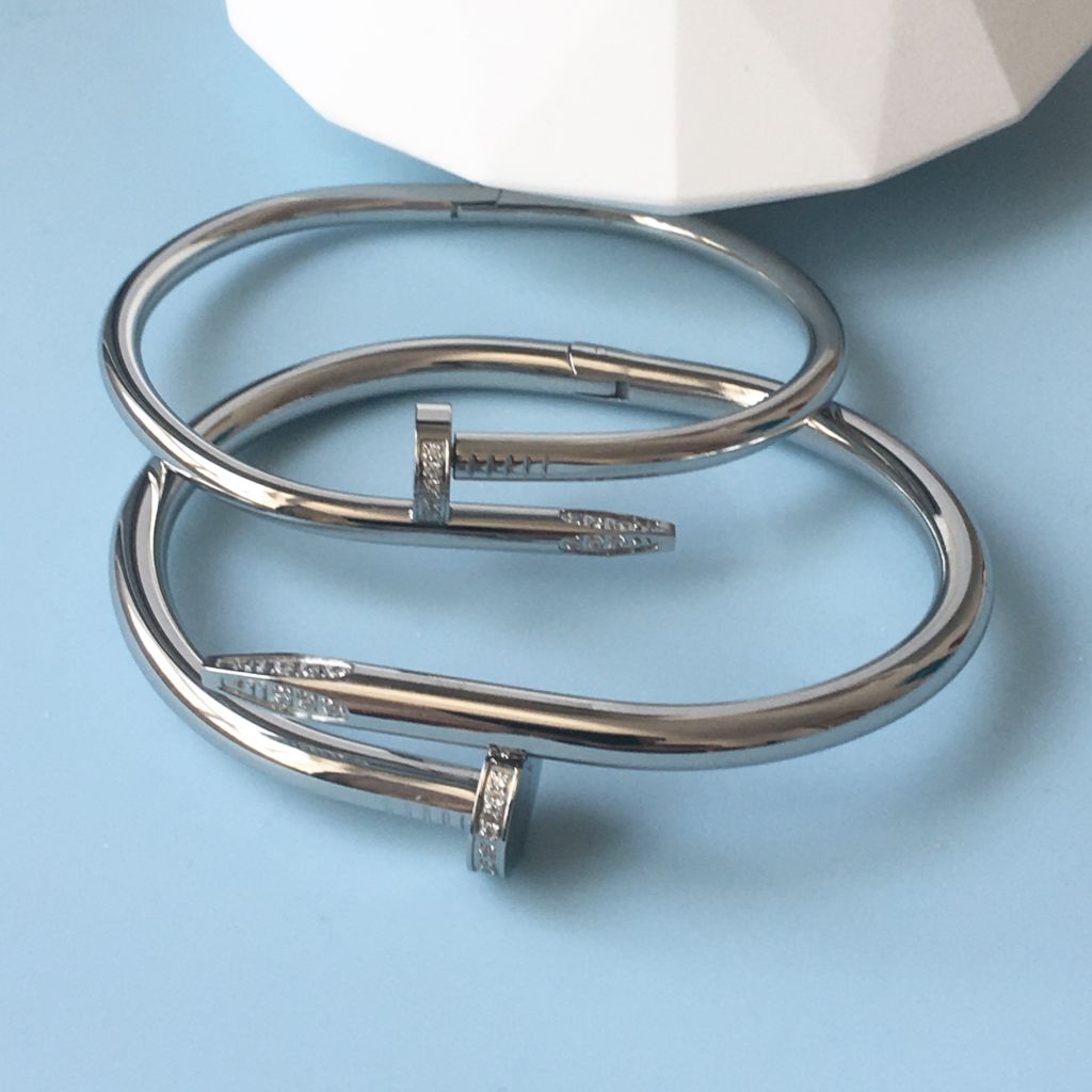  Vòng Tay Cặp Đôi Tình Yêu - Cartier Cây Đinh Màu Trắng Titan Cao Cấp Pha Lê (AO) 