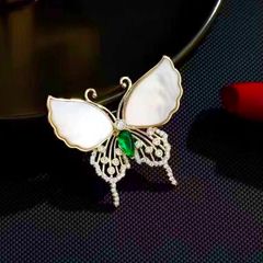  Cài Áo Con Bướm Vỏ Trai Tự Nhiên & Pha Lê Xanh 