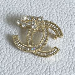  Cài Áo Nam, Nữ - Chanel Màu Vàng Ngọc Trai & Pha Lê Trắng (CF) 