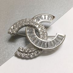  Bộ Trang Sức Chanel Trắng - Cài Áo & Bông Tai Pha Lê (AH) 