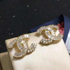  Bông Tai Chanel Màu Vàng Ngọc Trai & Pha Lê Trắng (AR) 