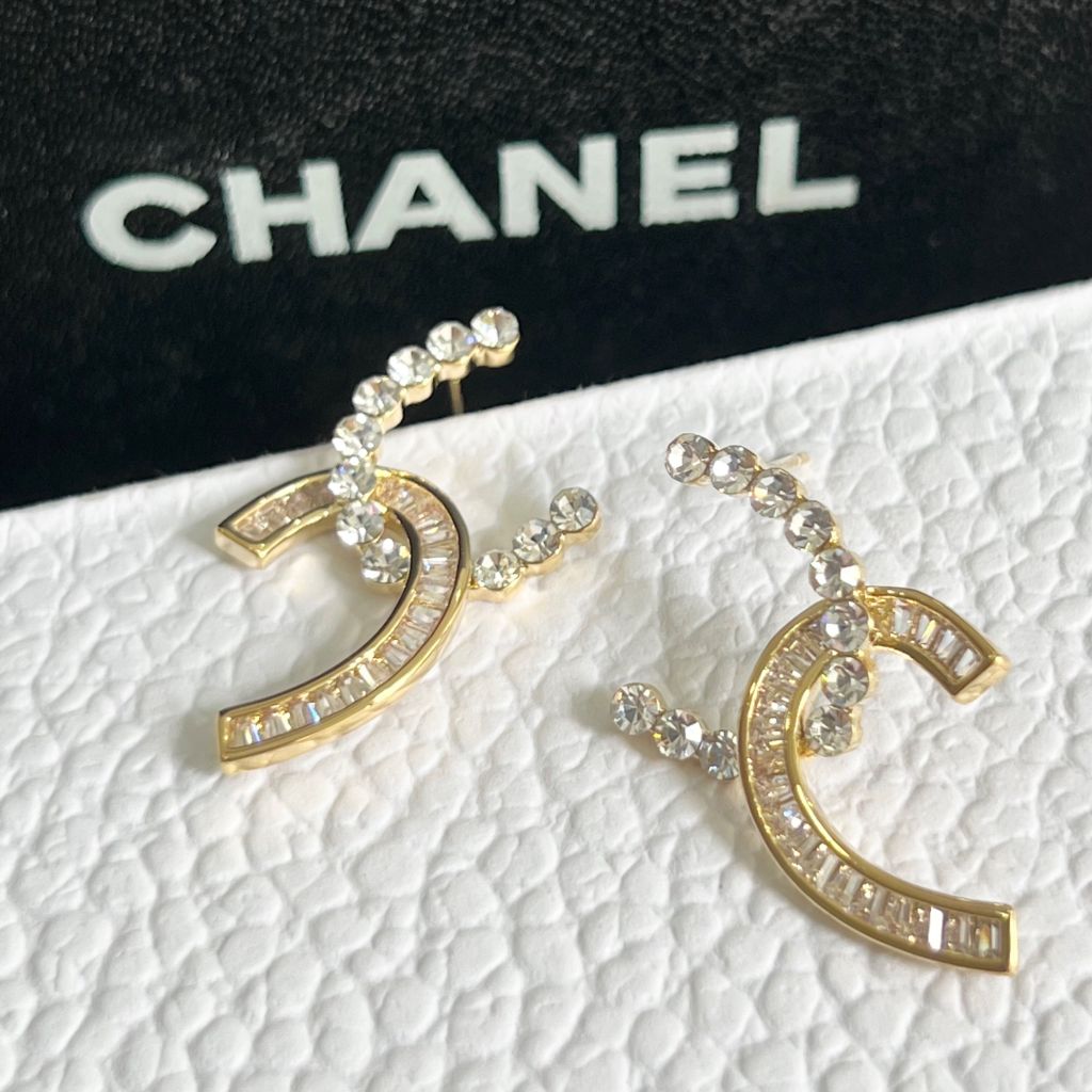  Bông Tai Chanel Bản To Màu Vàng Pha Lê Trắng (CC) 
