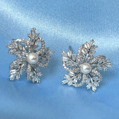  Bông Tai Cánh Hoa Ngọc Trai & Pha Lê Trắng (AH) 