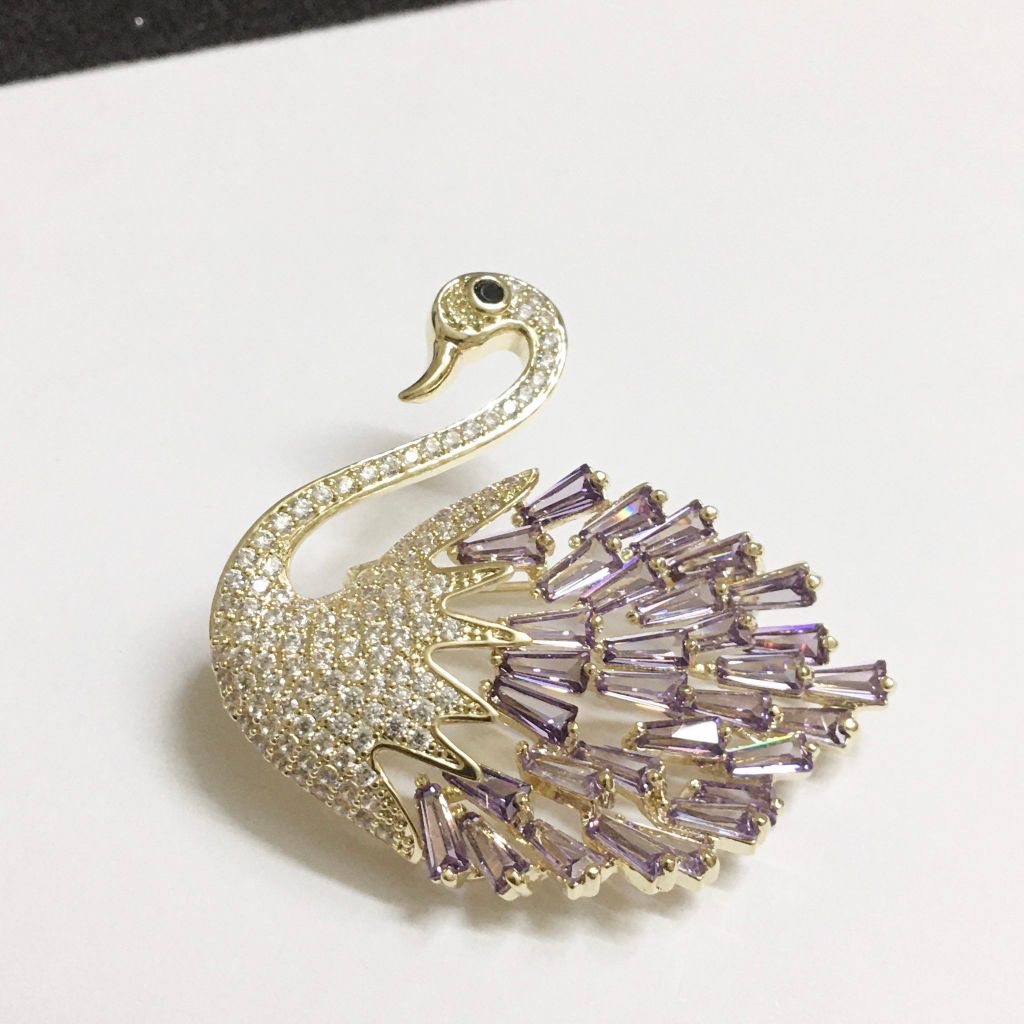  Cài Áo Con Thiên Nga Pha Lê Tím (AB) 