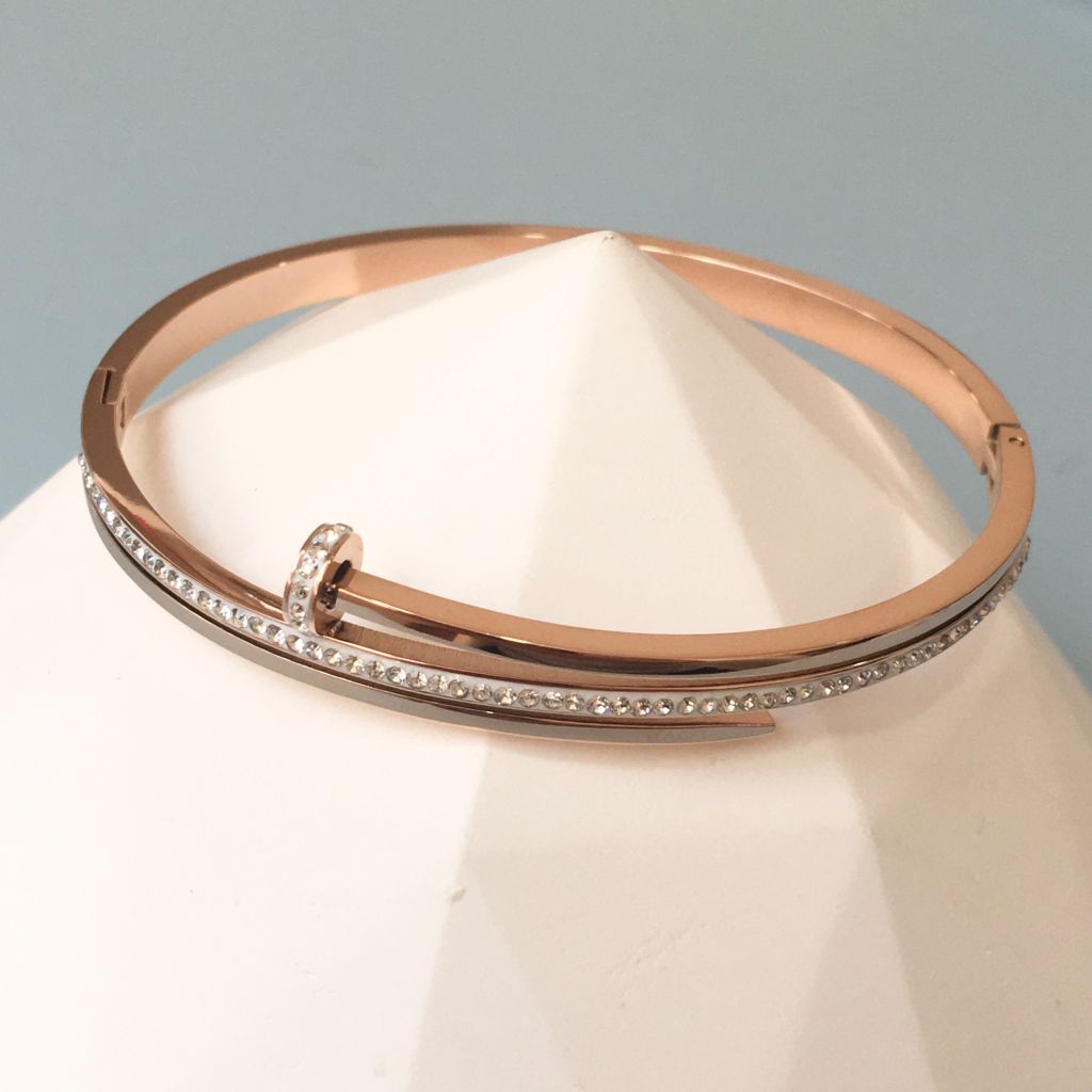  Bộ Trang Sức Cartier Titan Cao Cấp - Vòng Tay & Nhẫn Màu Vàng Hồng Pha Lê (AP) 