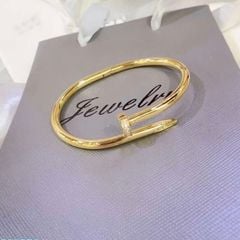  Vòng Tay Nam, Nữ TiTan Cao Cấp - Cartier Cây Đinh Màu Vàng Pha Lê Trắng (AI) 