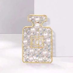  Cài Áo Chanel Chai Nước Hoa Màu Vàng Ngọc Trai & Pha Lê Trắng (CY) 