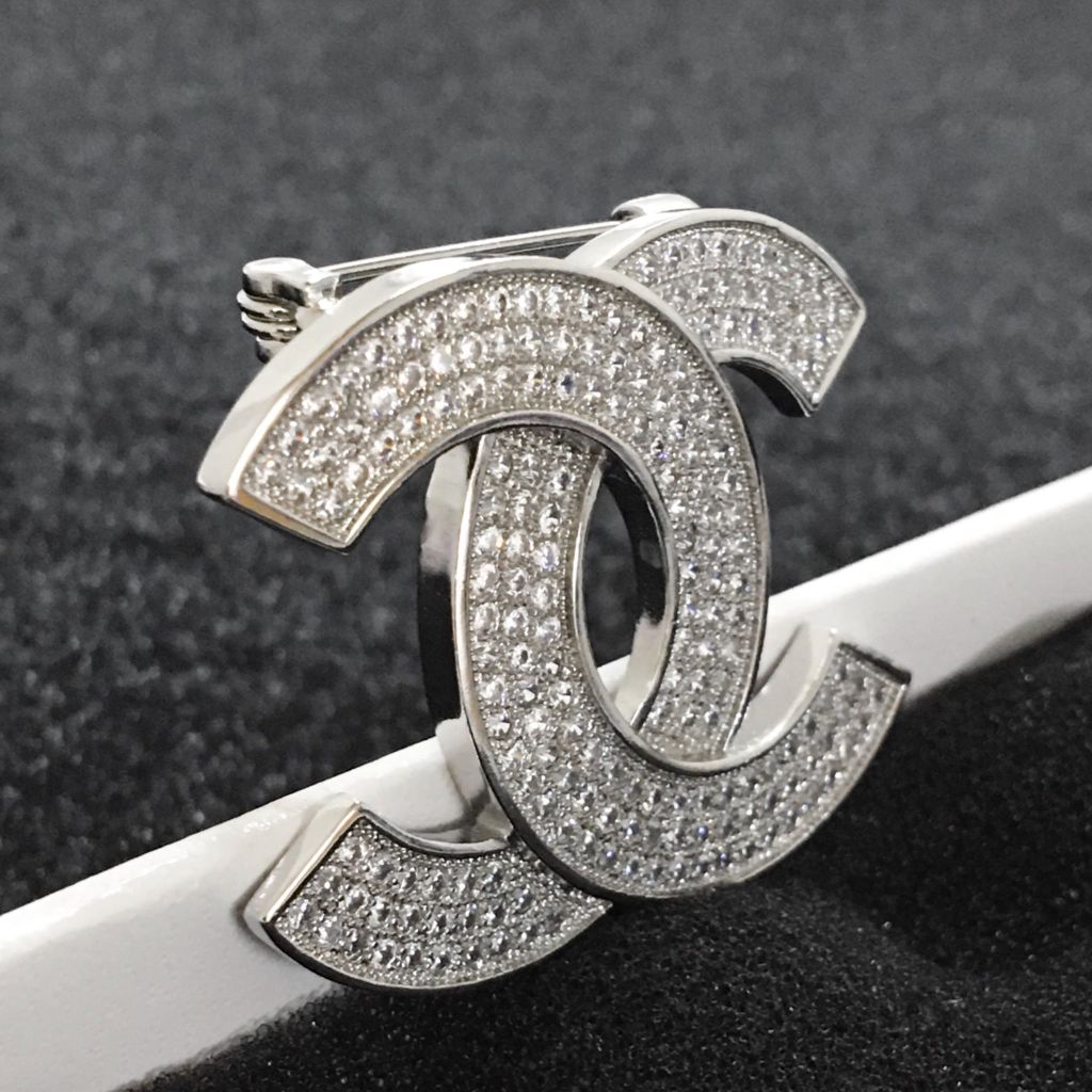  Cài Áo Nam, Nữ - Chanel Màu Trắng Pha Lê (BB) 