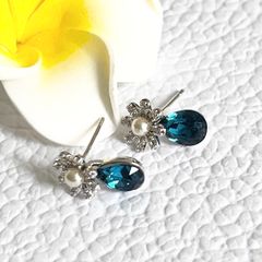  Bông Tai Cánh Hoa Ngọc Trai & Giọt Nước Pha Lê Xanh Bích (BK) 