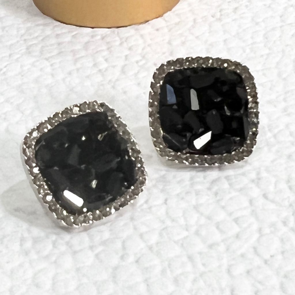  Bông Tai Vuông Bản To Pha Lê Đen & Trắng Sang Trọng 