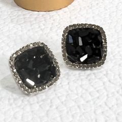  Bông Tai Vuông Bản To Pha Lê Đen & Trắng Sang Trọng 