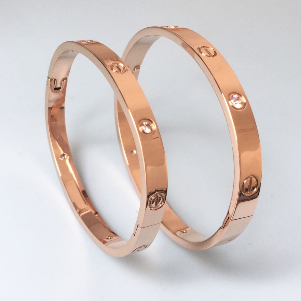  Vòng Tay Cặp Đôi Tình Yêu - Cartier Màu Vàng Hồng Titan Cao Cấp Pha Lê (AA) 