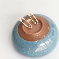  Bông Tai Cây Kim Tâm Pha Lê Hồng (AG) 