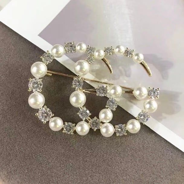  Cài Áo Nam, Nữ - Gucci Màu Vàng Ngọc Trai & Pha Lê Trắng (AC) 