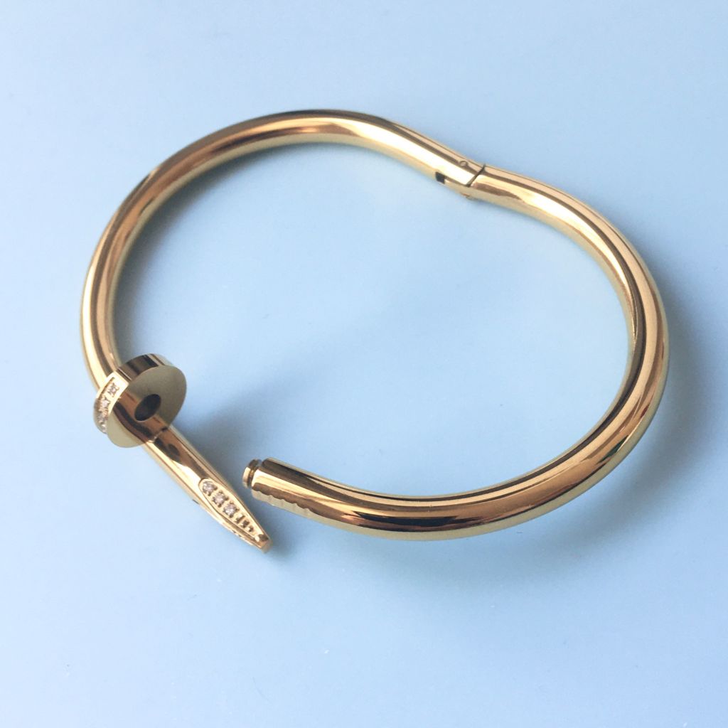  Vòng Tay Cặp Đôi Tình Yêu - Cartier Cây Đinh Màu Vàng Hồng Titan Cao Cấp Pha Lê (AC) 