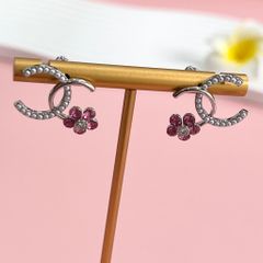  Bông Tai Chanel Cánh Hoa Bản To Màu Trắng Ngọc Trai & Pha Lê Hồng (CL) 