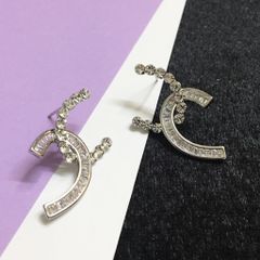  Bông Tai Chanel Bản To Màu Trắng Pha Lê (BQ) 