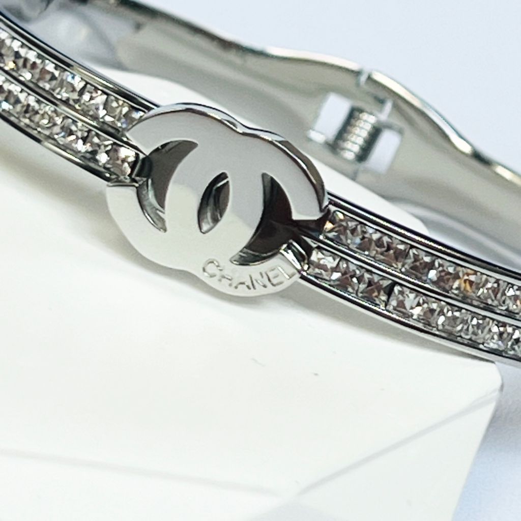  Vòng Tay TiTan Cao Cấp - Chanel Màu Trắng Pha Lê (AE) 