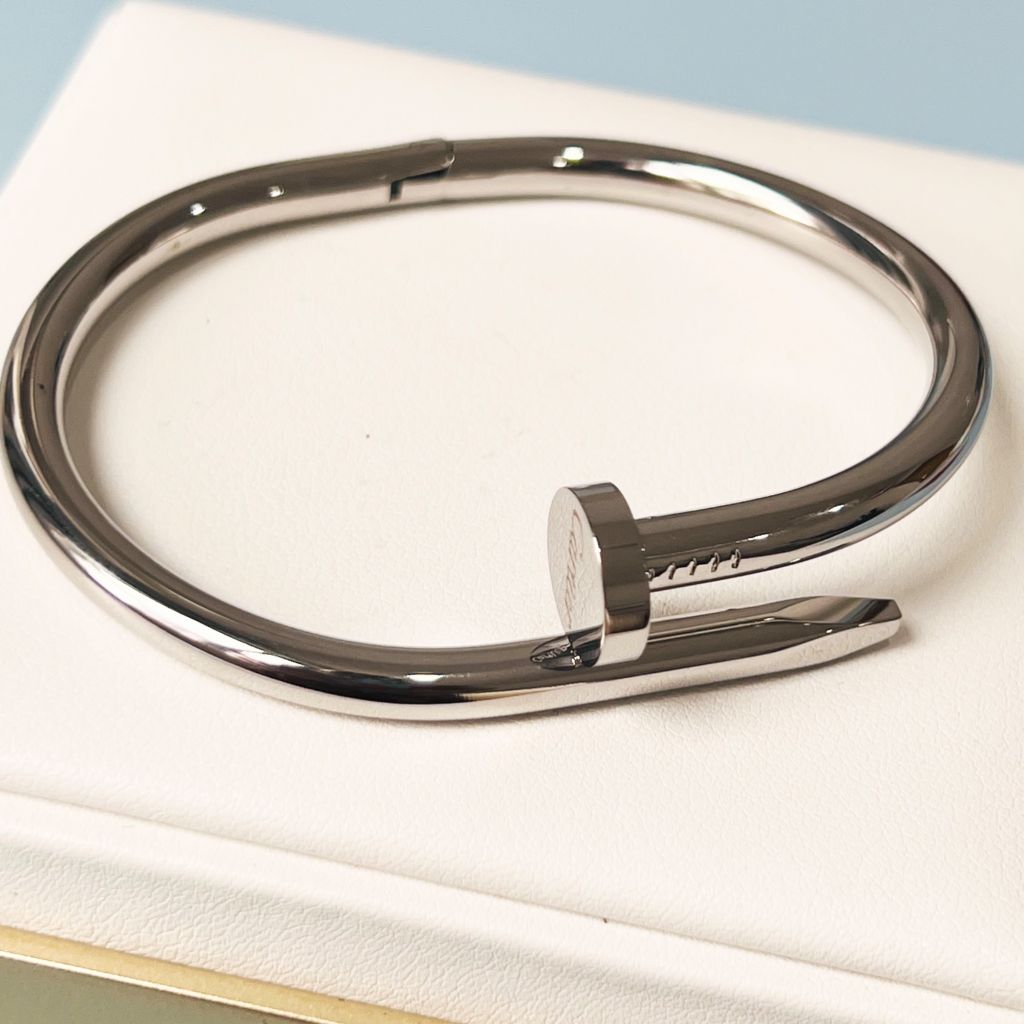  Vòng Tay Nam, Nữ TiTan Cao Cấp - Cartier Cây Đinh Màu Trắng (AK) 