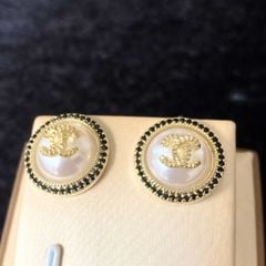  Bông Tai Chanel Màu Vàng Ngọc Trai & Pha Lê Đen Sang Trọng (BY) 