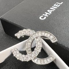  Cài Áo Nam, Nữ - Chanel Màu Trắng Pha Lê (CS) 