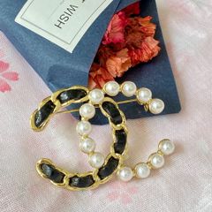 Cài Áo Chanel Màu Vàng, Đen Và Ngọc Trai Trắng (BU) 