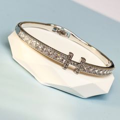  Bộ Trang Sức Hermes Trắng - Vòng Tay, Nhẫn & Bông Tai Pha Lê (AC) 