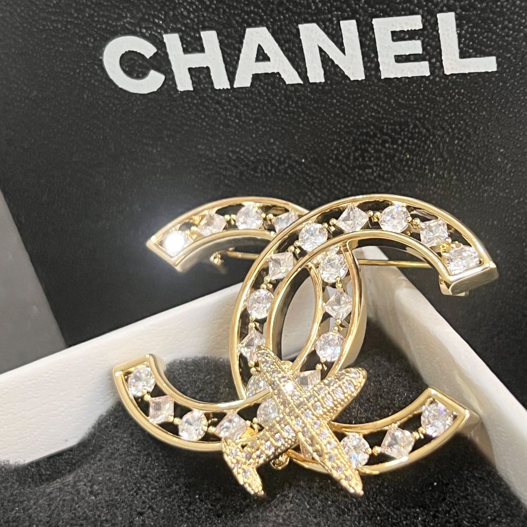  Cài Áo Chanel Máy Bay Màu Vàng Pha Lê Trắng (CP) 