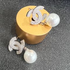  Bông Tai Chanel Màu Trắng Ngọc Trai & Pha Lê (CG) 