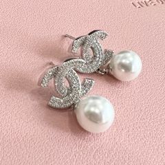  Bông Tai Chanel Màu Trắng Ngọc Trai & Pha Lê (CG) 