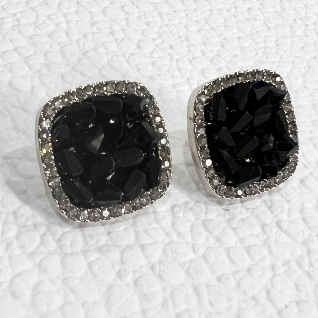  Bông Tai Vuông Bản To Pha Lê Đen & Trắng Sang Trọng 