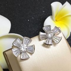  Bông Tai Cánh Hoa Bản To Pha Lê Trắng Sang Trọng (AJ) 