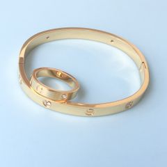  Bộ Trang Sức Nam, Nữ Cartier Titan Cao Cấp - Vòng Tay & Nhẫn Màu Vàng Pha Lê (AN) 