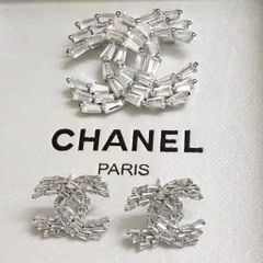  Bộ Trang Sức Chanel Trắng - Cài Áo & Bông Tai Pha Lê (AG) 