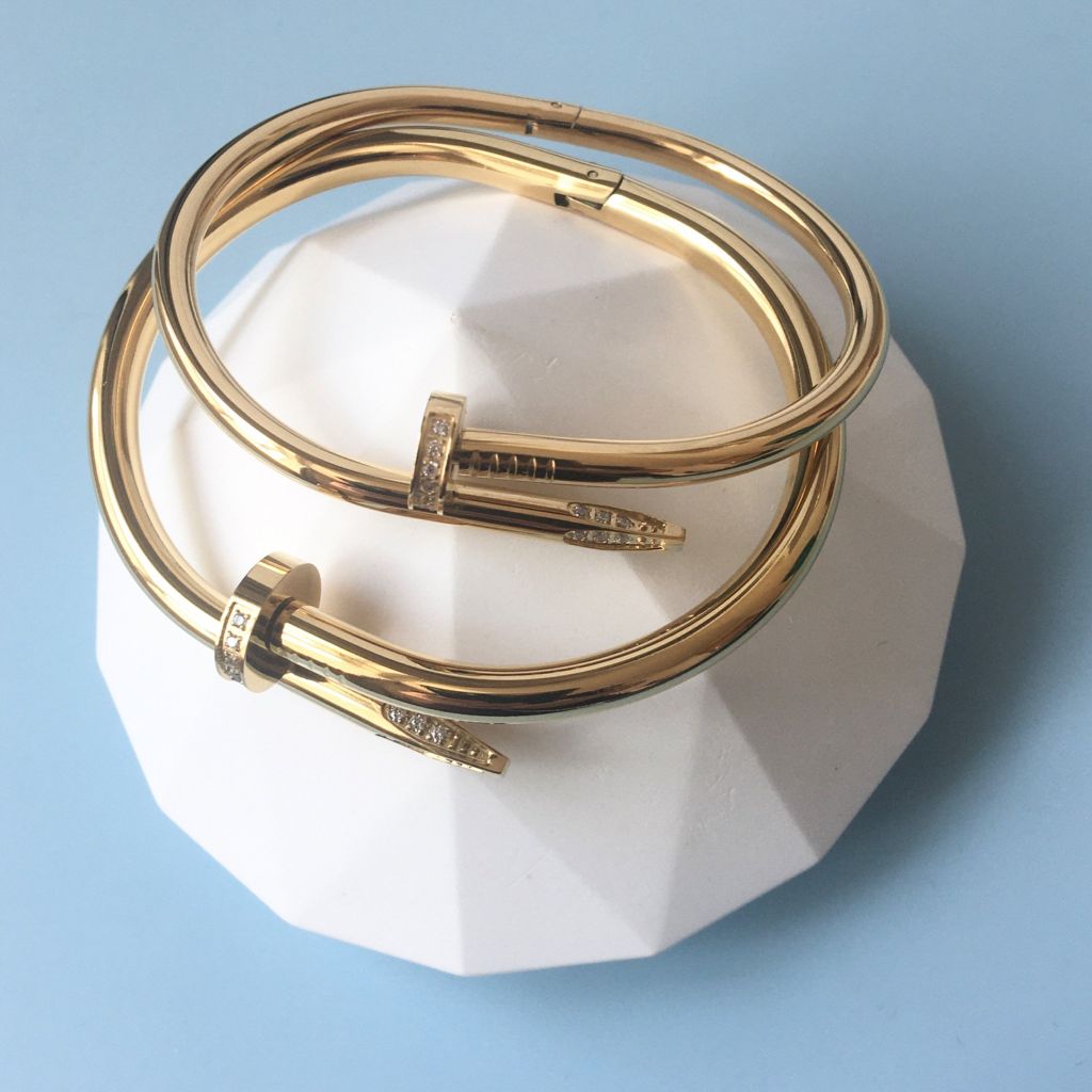  Vòng Tay Cặp Đôi Tình Yêu - Cartier Cây Đinh Màu Vàng Hồng Titan Cao Cấp Pha Lê (AC) 