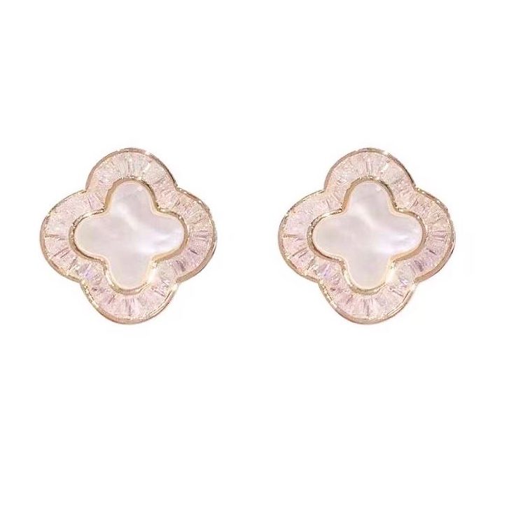 Bông Tai Cỏ 4 Lá May Mắn Bản To 1,8cm Vỏ Trai Thiên Nhiên & Pha Lê Trắng (AH) 