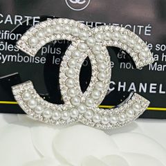  Cài Áo Nam, Nữ - Chanel Màu Trắng Ngọc Trai & Pha Lê (CZ) 