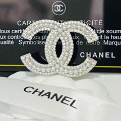  Cài Áo Nam, Nữ - Chanel Màu Trắng Ngọc Trai & Pha Lê (CZ) 