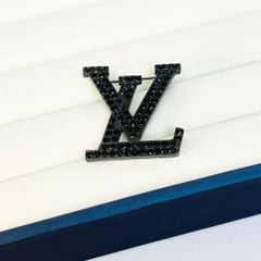  Cài Áo Nam, Nữ - LV Pha Lê Đen Sang Trọng (AI) 