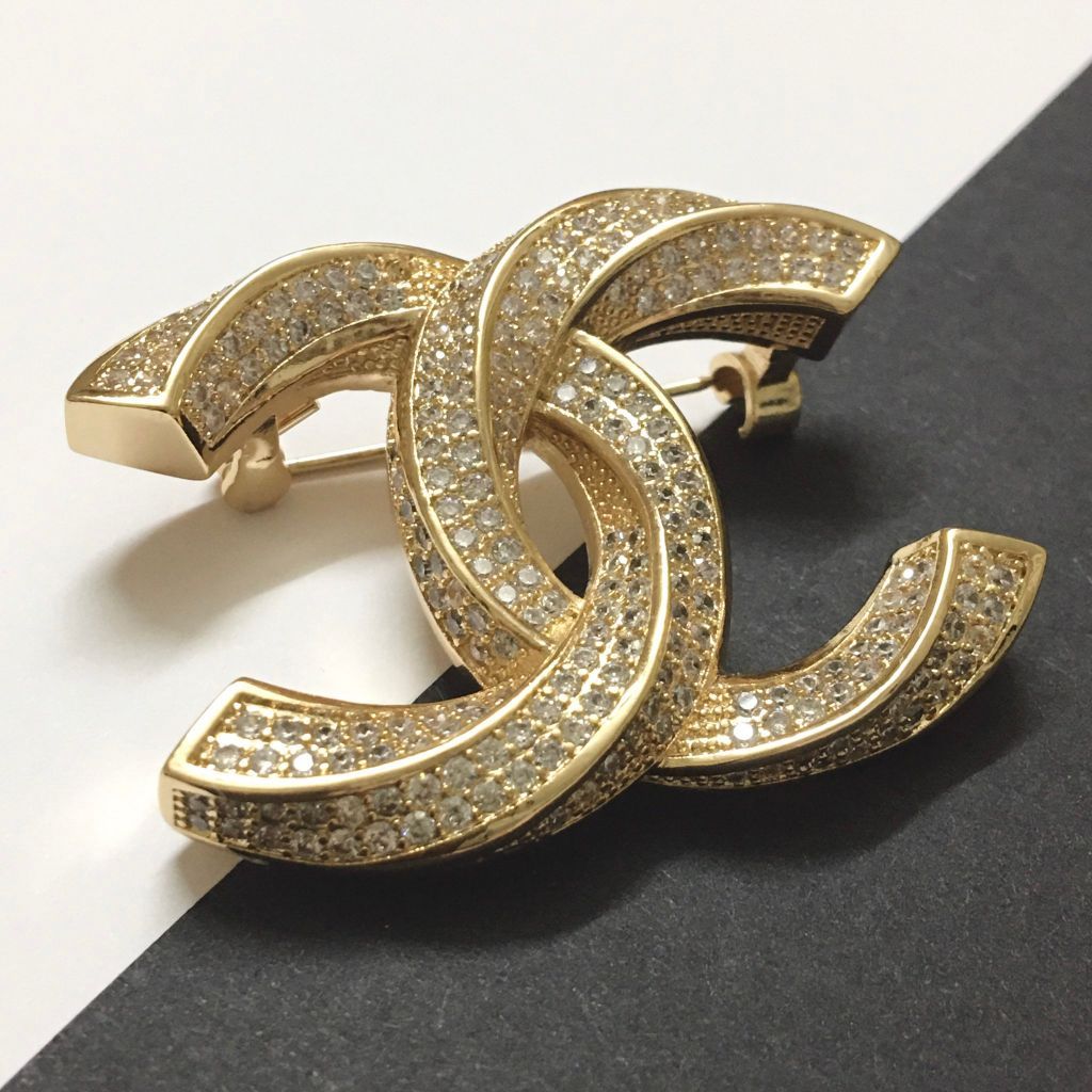  Bộ Trang Sức Chanel Màu Vàng Hồng - Cài Áo & Bông Tai Pha Lê Trắng (AA) 