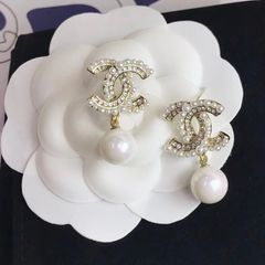  Bông Tai Chanel Màu Vàng Ngọc Trai & Pha Lê Trắng (BJ) 