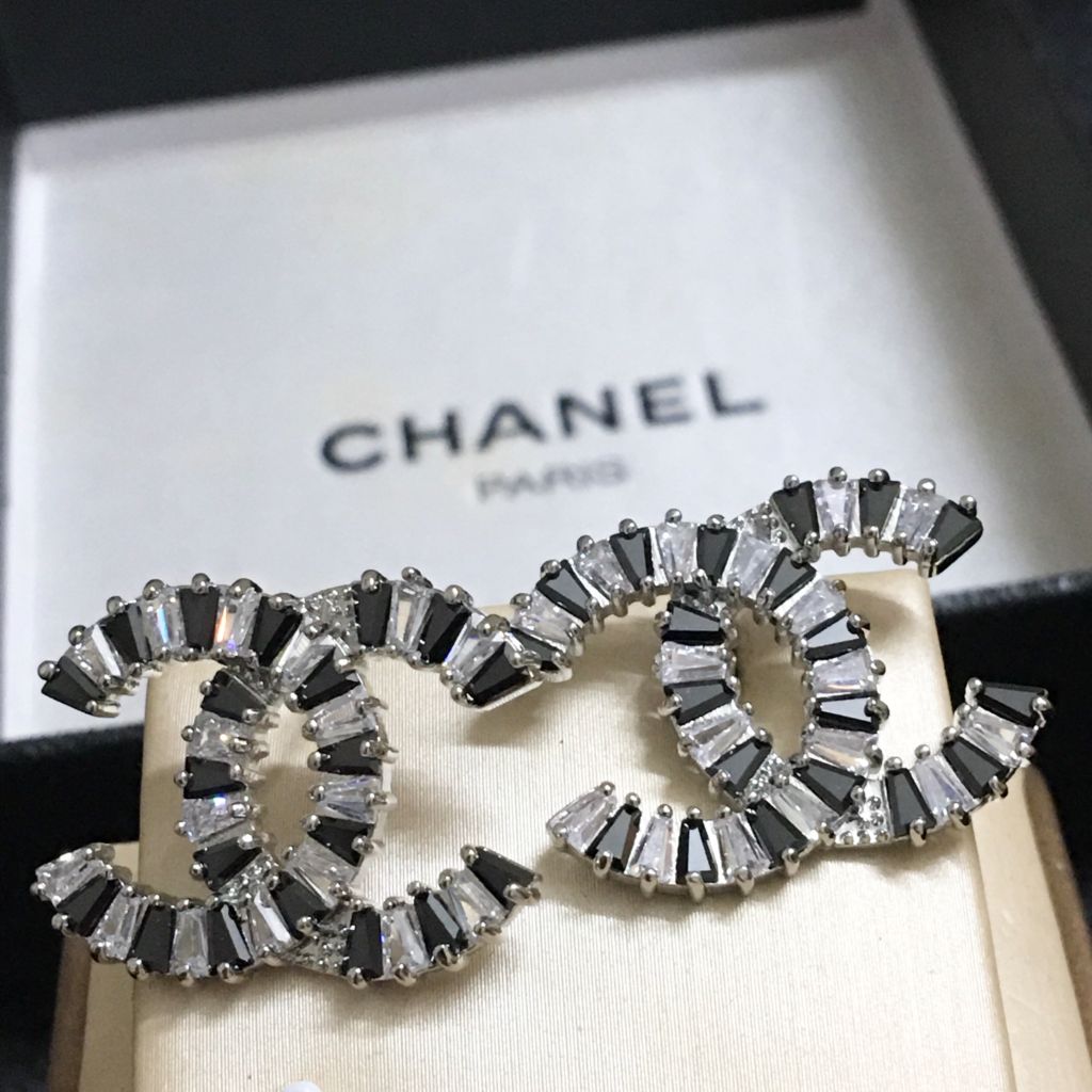  Bông Tai Chanel Bản To Màu Trắng Pha Lê Đen & Trắng (BT) 