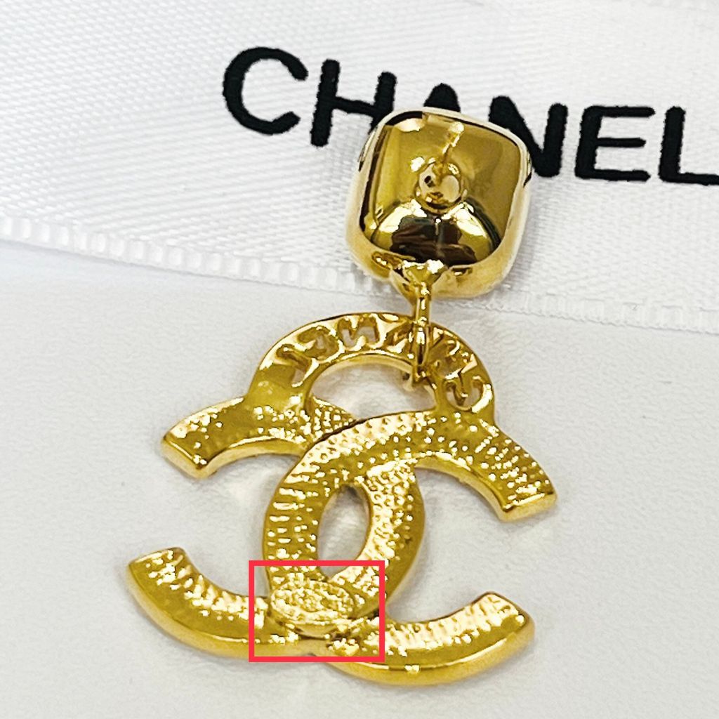  Bông Tai Chanel Bản To Màu Vàng Pha Lê Trắng (CI) 