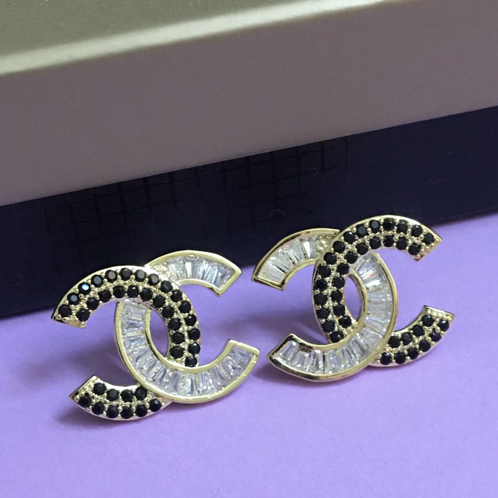  Bông Tai Chanel Bản To Màu Vàng Pha Lê Đen & Trắng Cá Tính (AI) 